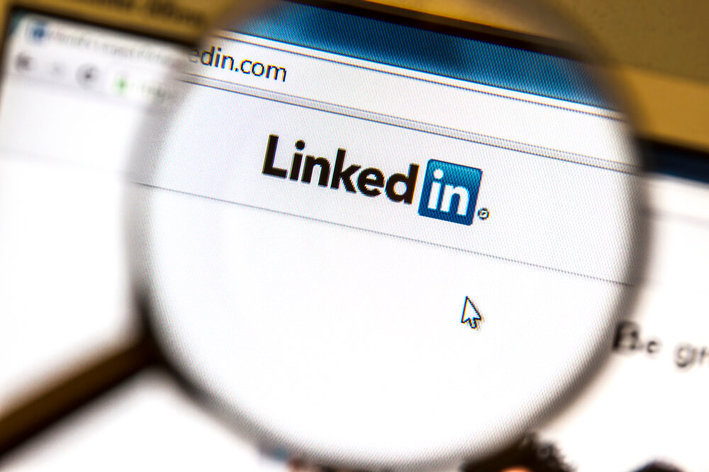 10 Tips to Drive More Blog Traffic From LinkedIn